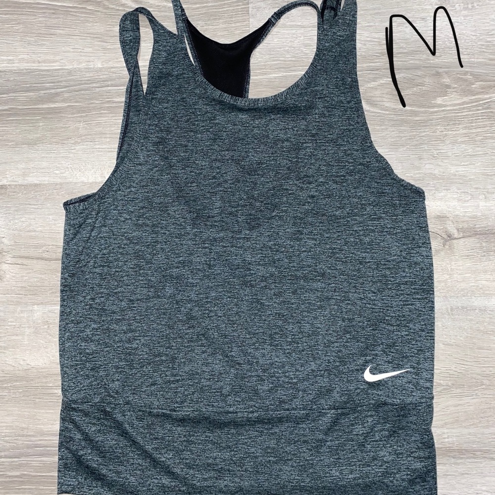 Nike top